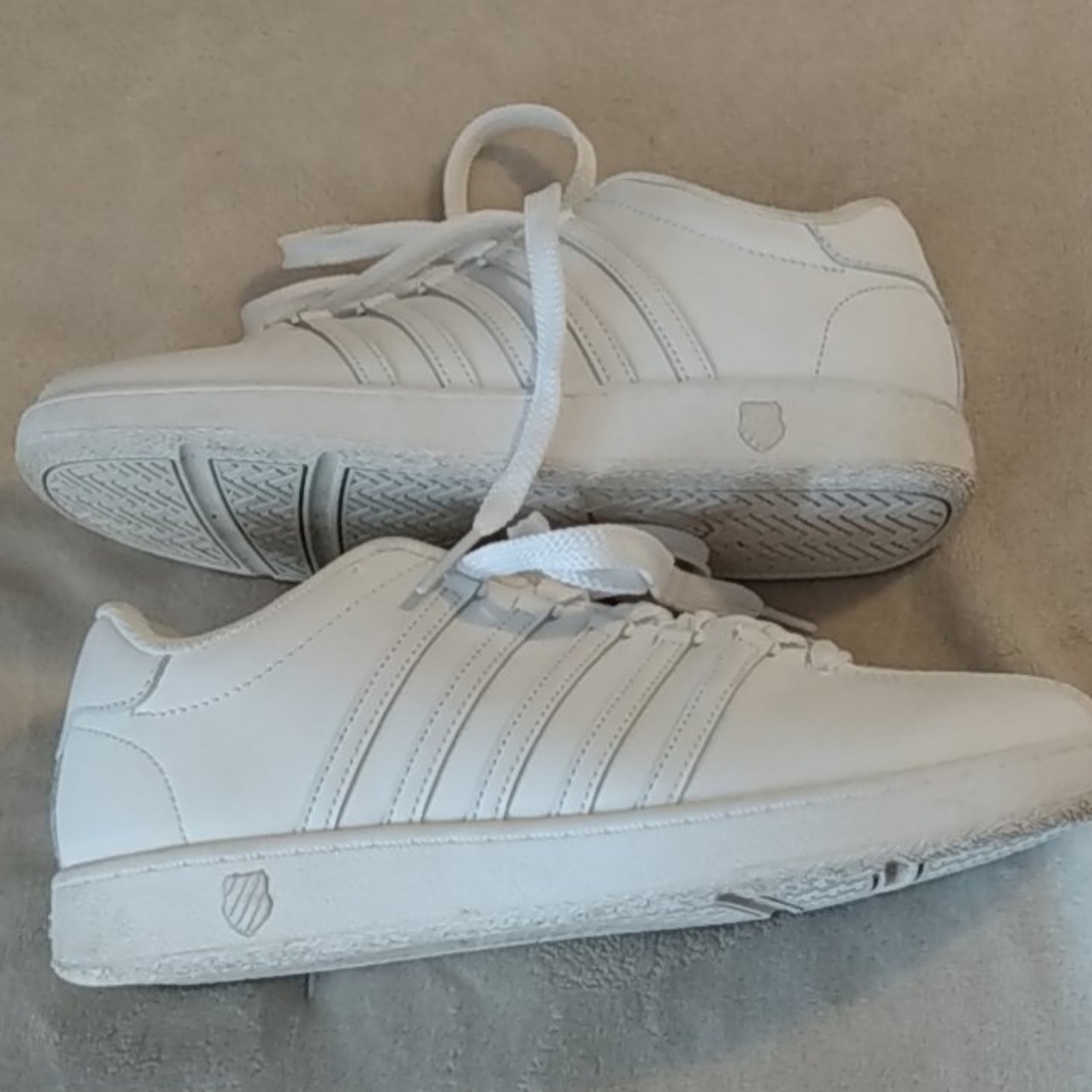 K-Swiss white tennies - Picture 3 of 8